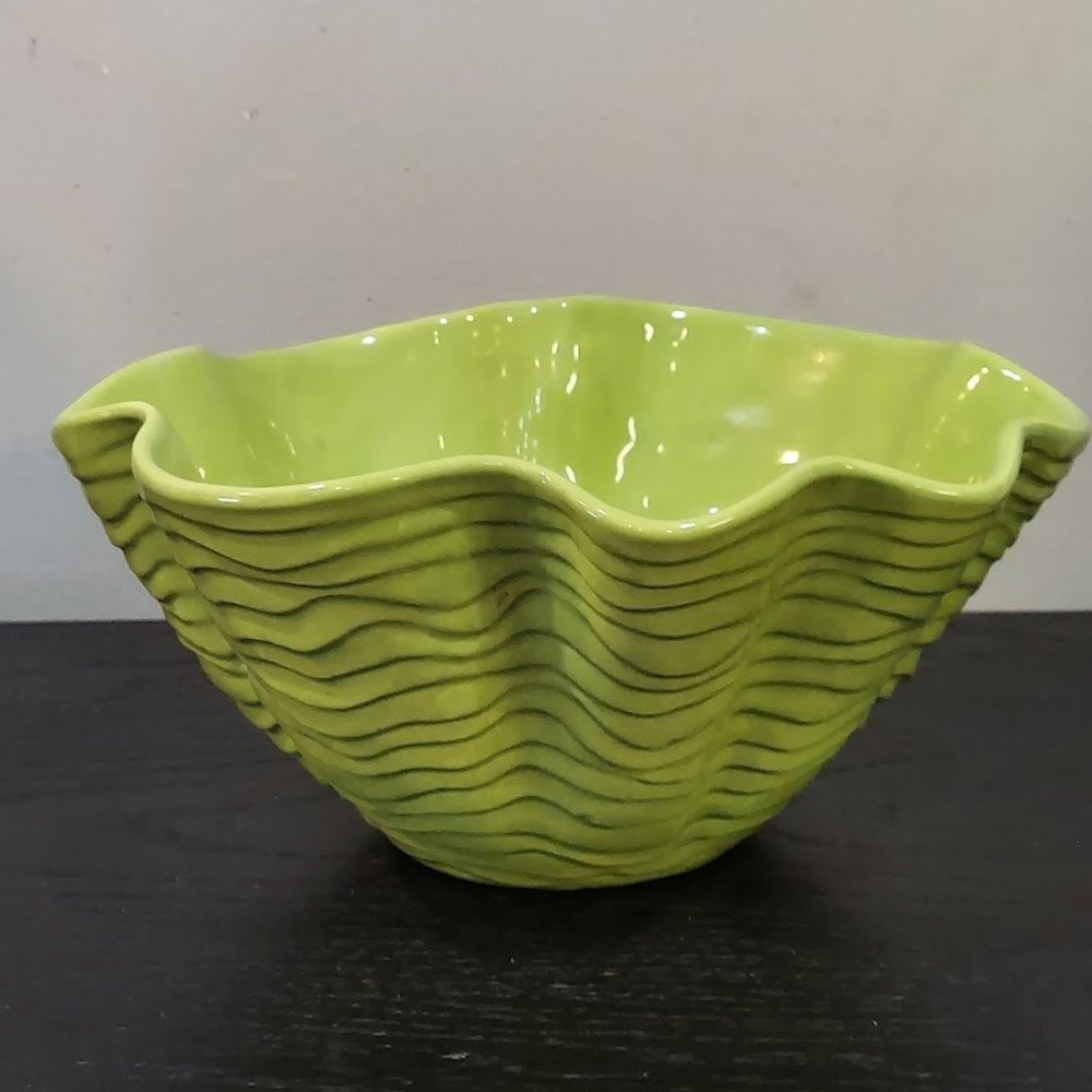 Royal‎ Haeger USA Lime Green Wavy Scalloped Ceramic Bowl Mid Century Modern MCM